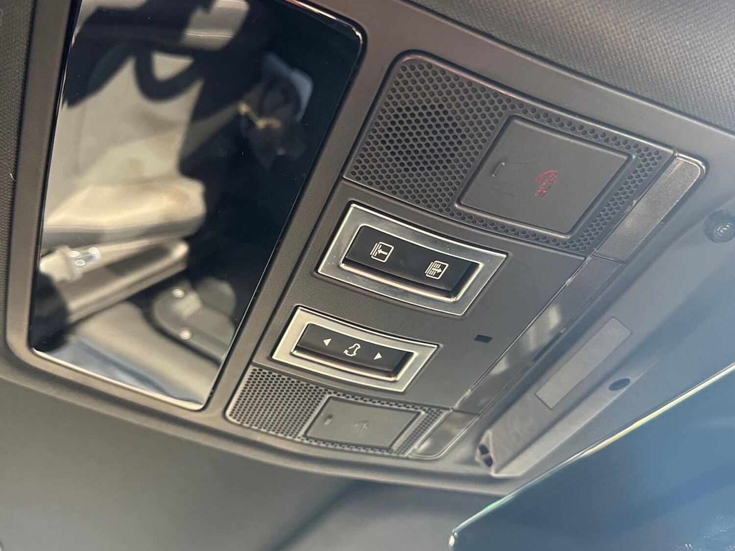 Used Land Rover Defender 2023 for sale - 78193538: Photo 25