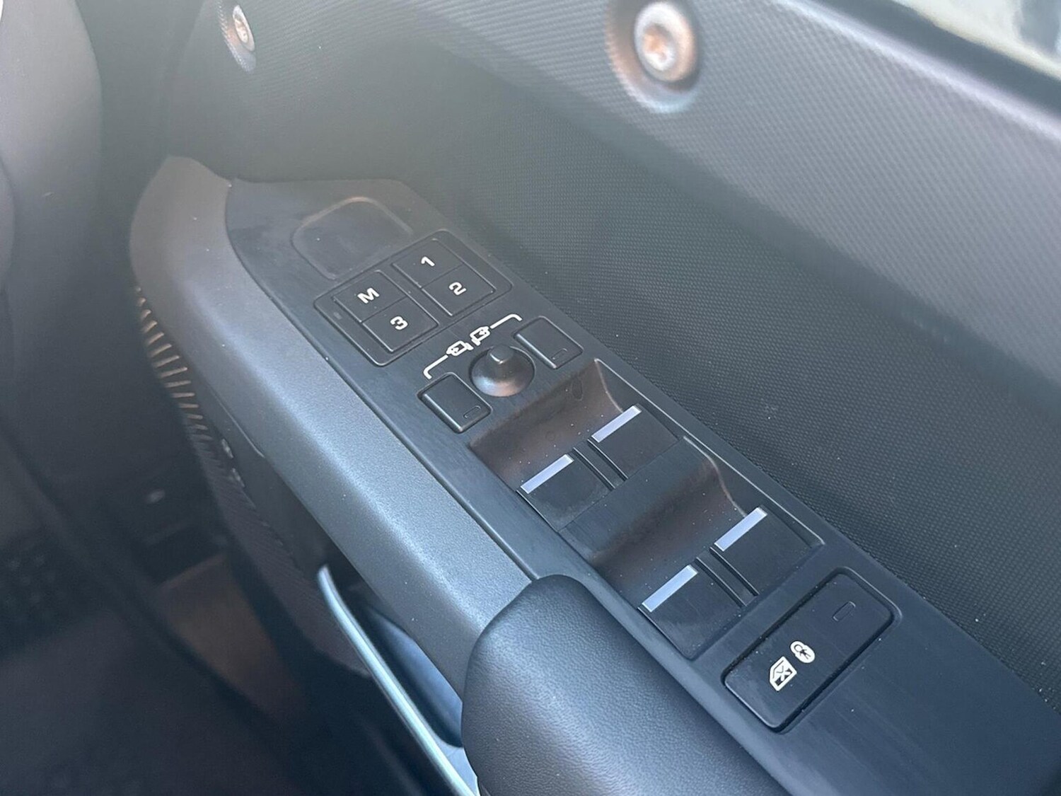 Used Land Rover Defender 2023 for sale - 78193538: Photo 27