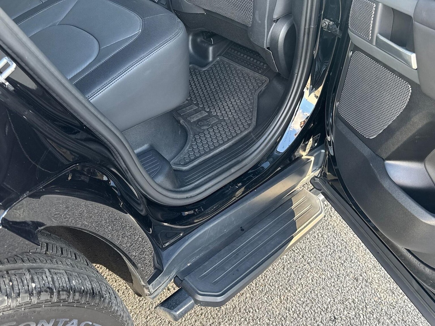 Used Land Rover Defender 2023 for sale - 78193538: Photo 38