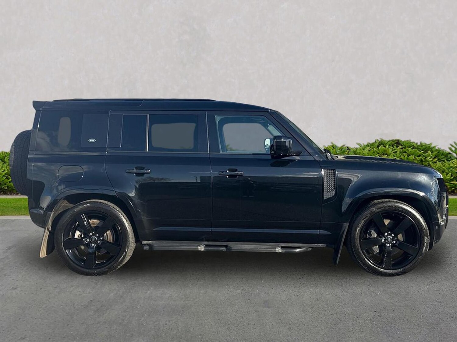 Used Land Rover Defender 2023 for sale - 78193538: Photo 7