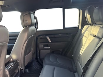 Used Land Rover Defender 2023 for sale - 78300605: Photo