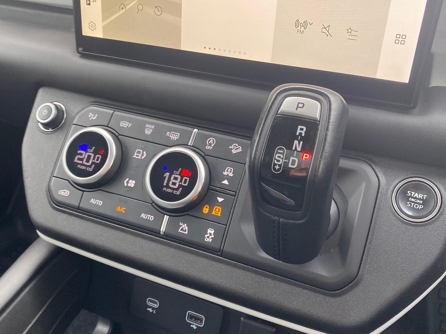 Used Land Rover Defender 2022 for sale - 76449632: Photo 13