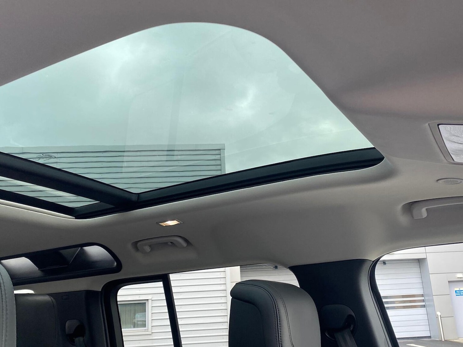 Used Land Rover Defender 2022 for sale - 76449632: Photo 21