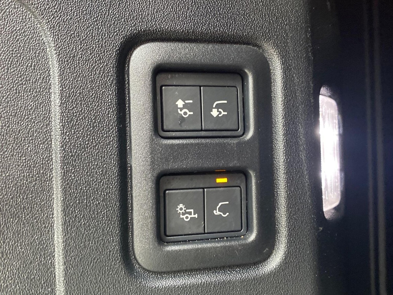 Used Land Rover Defender 2022 for sale - 76449632: Photo 28