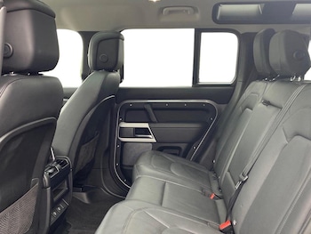 Used Land Rover Defender 2022 for sale - 76449632: Photo
