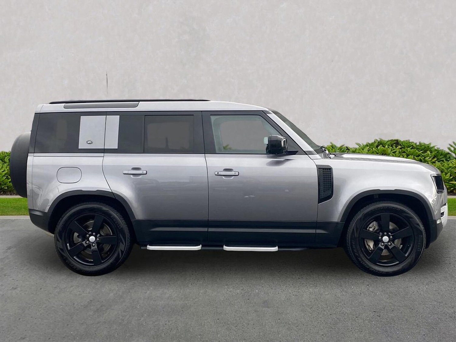 Used Land Rover Defender 2022 for sale - 76449632: Photo 5