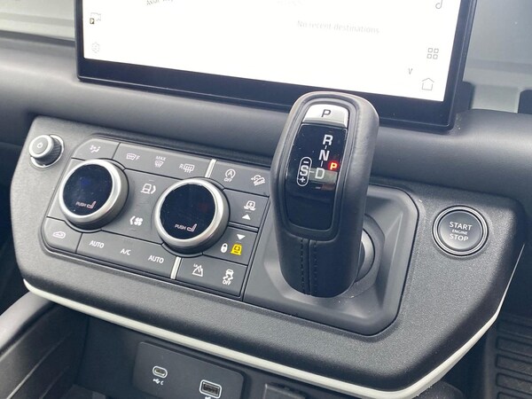 Used Land Rover Defender 2023 for sale - 76127289: Photo 13