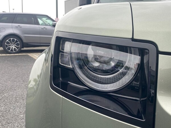 Used Land Rover Defender 2023 for sale - 76127289: Photo 17