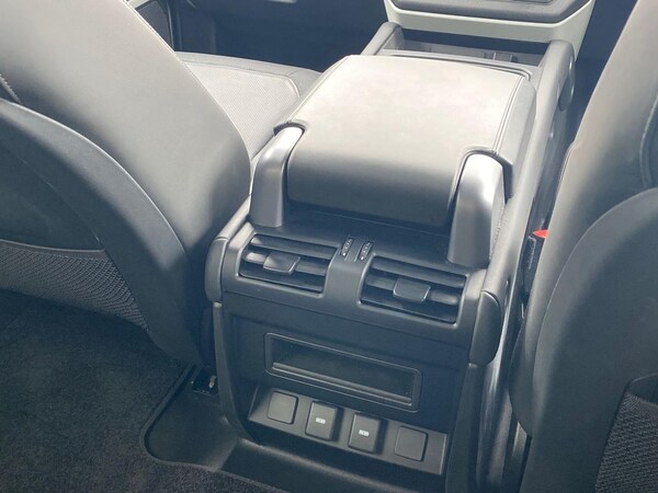 Used Land Rover Defender 2023 for sale - 76127289: Photo 18