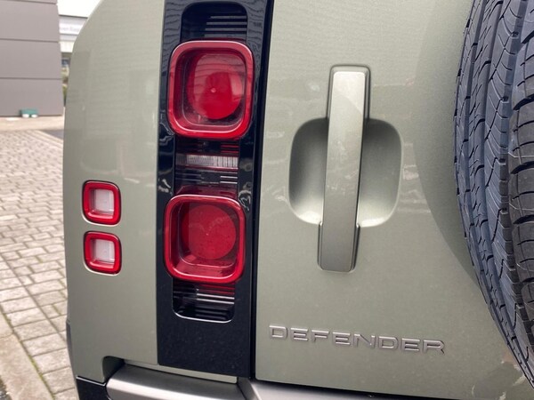 Used Land Rover Defender 2023 for sale - 76127289: Photo 19