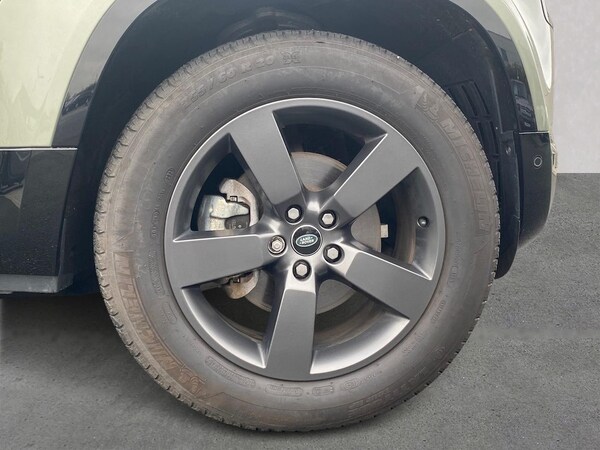 Used Land Rover Defender 2023 for sale - 76127289: Photo 8