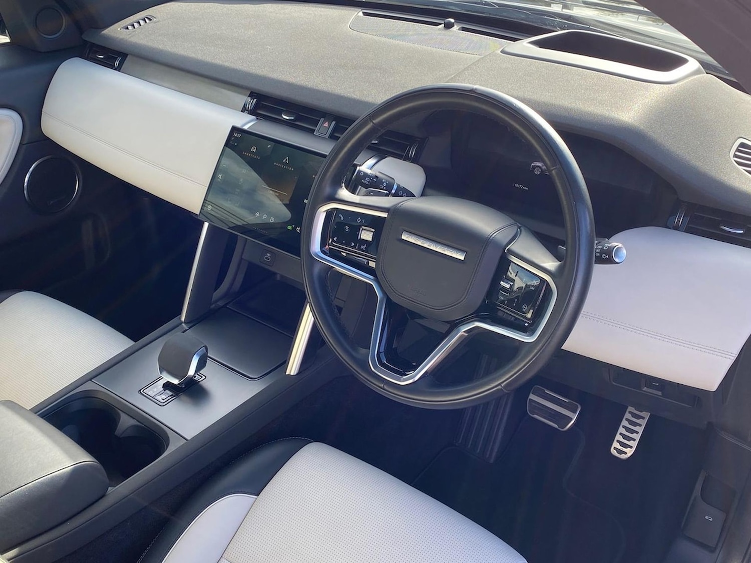 Used Land Rover Discovery Sport 2024 for sale - 76347039: Photo 25