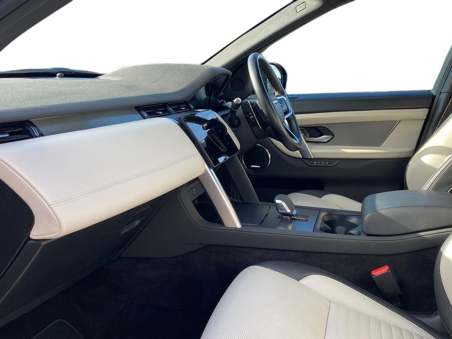 Used Land Rover Discovery Sport 2024 for sale - 76347039: Photo 3