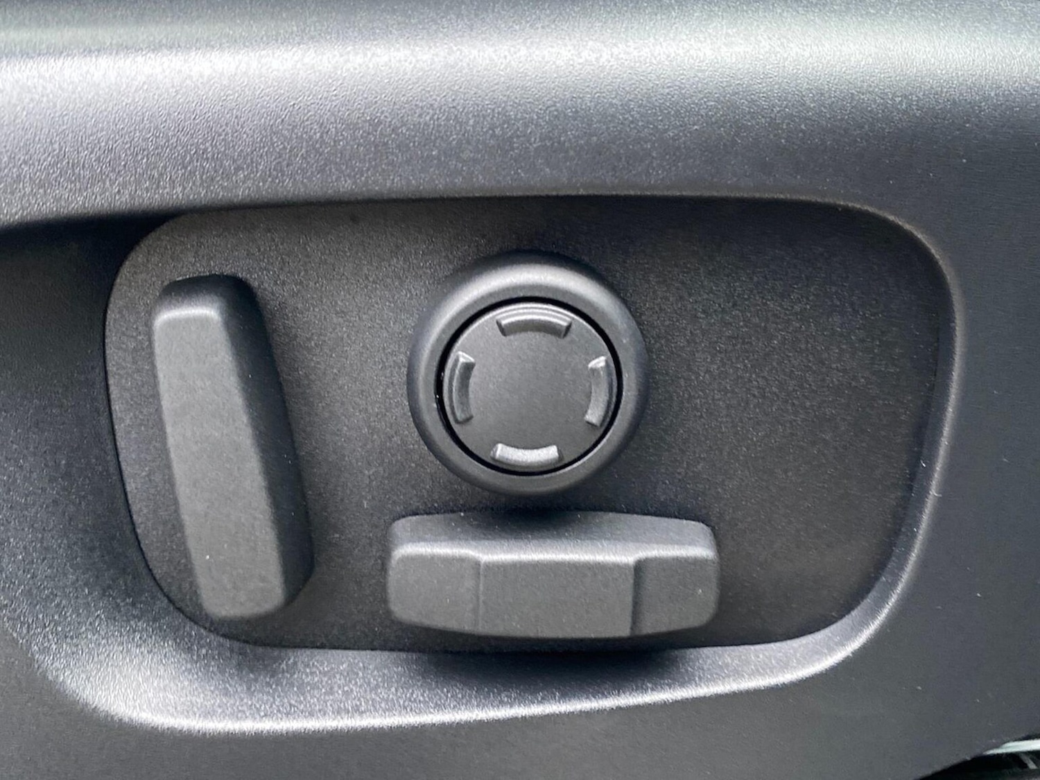 Used Land Rover Discovery Sport 2025 for sale - 77001913: Photo 31