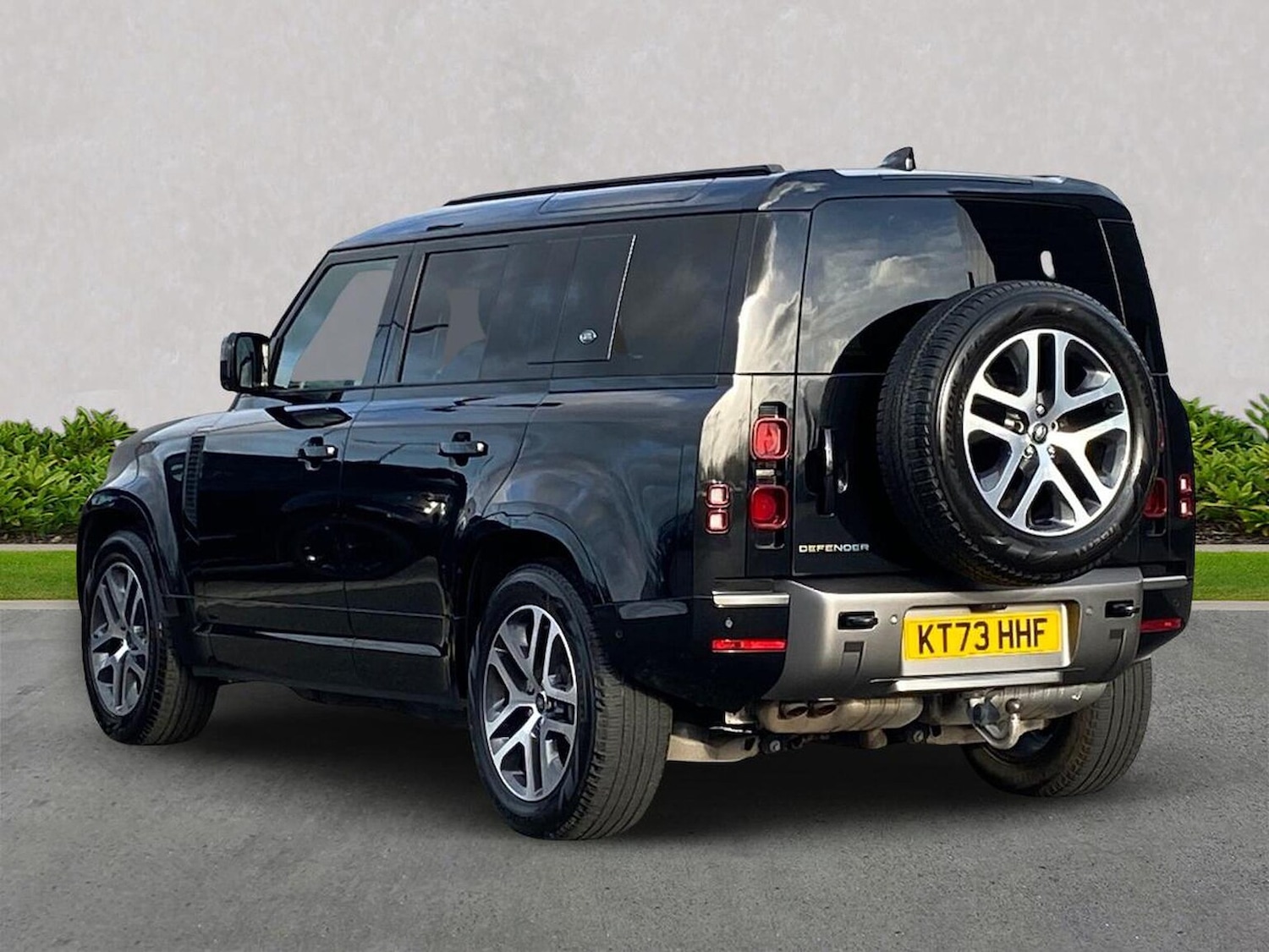 Used Land Rover Defender 2023 for sale - 76578305: Photo 2