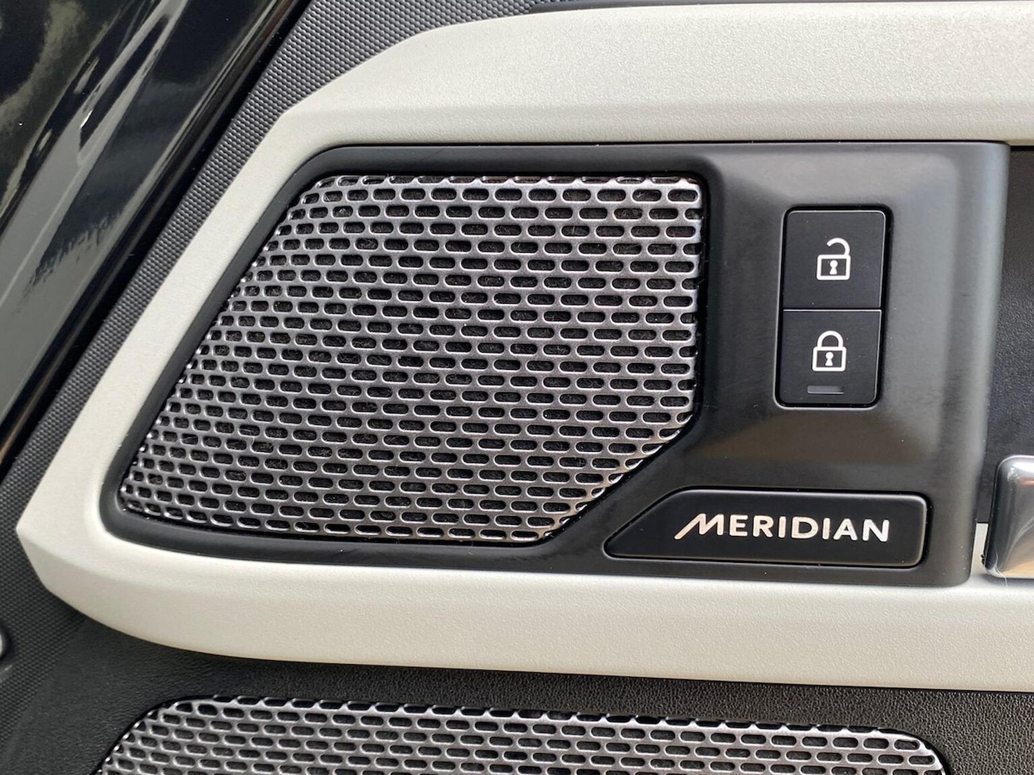 Used Land Rover Defender 2023 for sale - 76578305: Photo 23