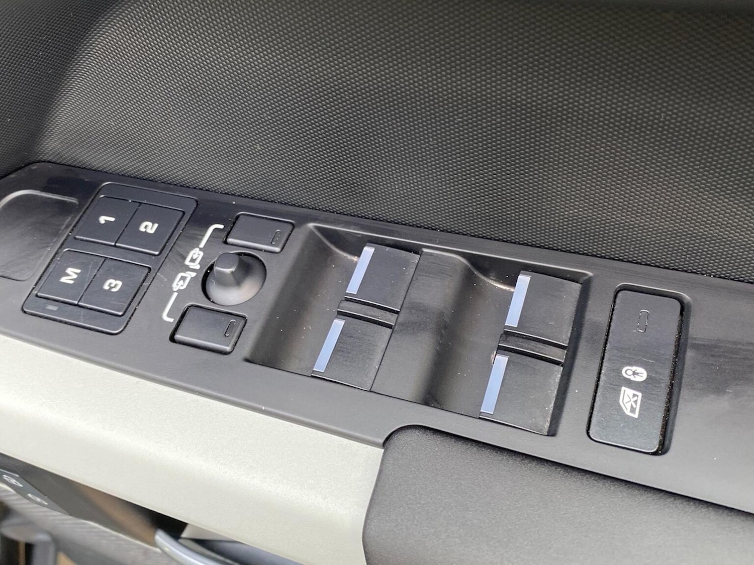 Used Land Rover Defender 2023 for sale - 76578305: Photo 24