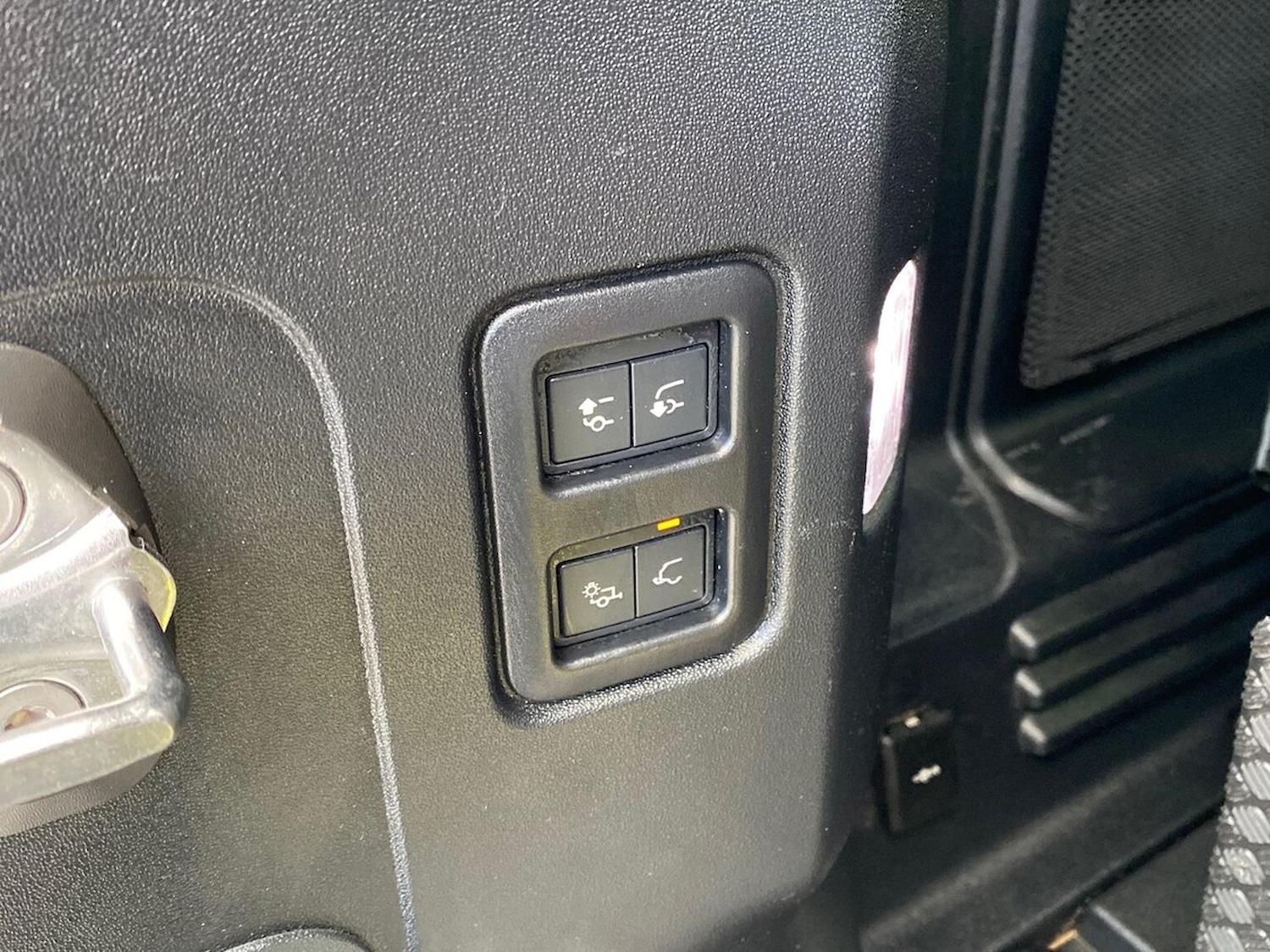 Used Land Rover Defender 2023 for sale - 76578305: Photo 33