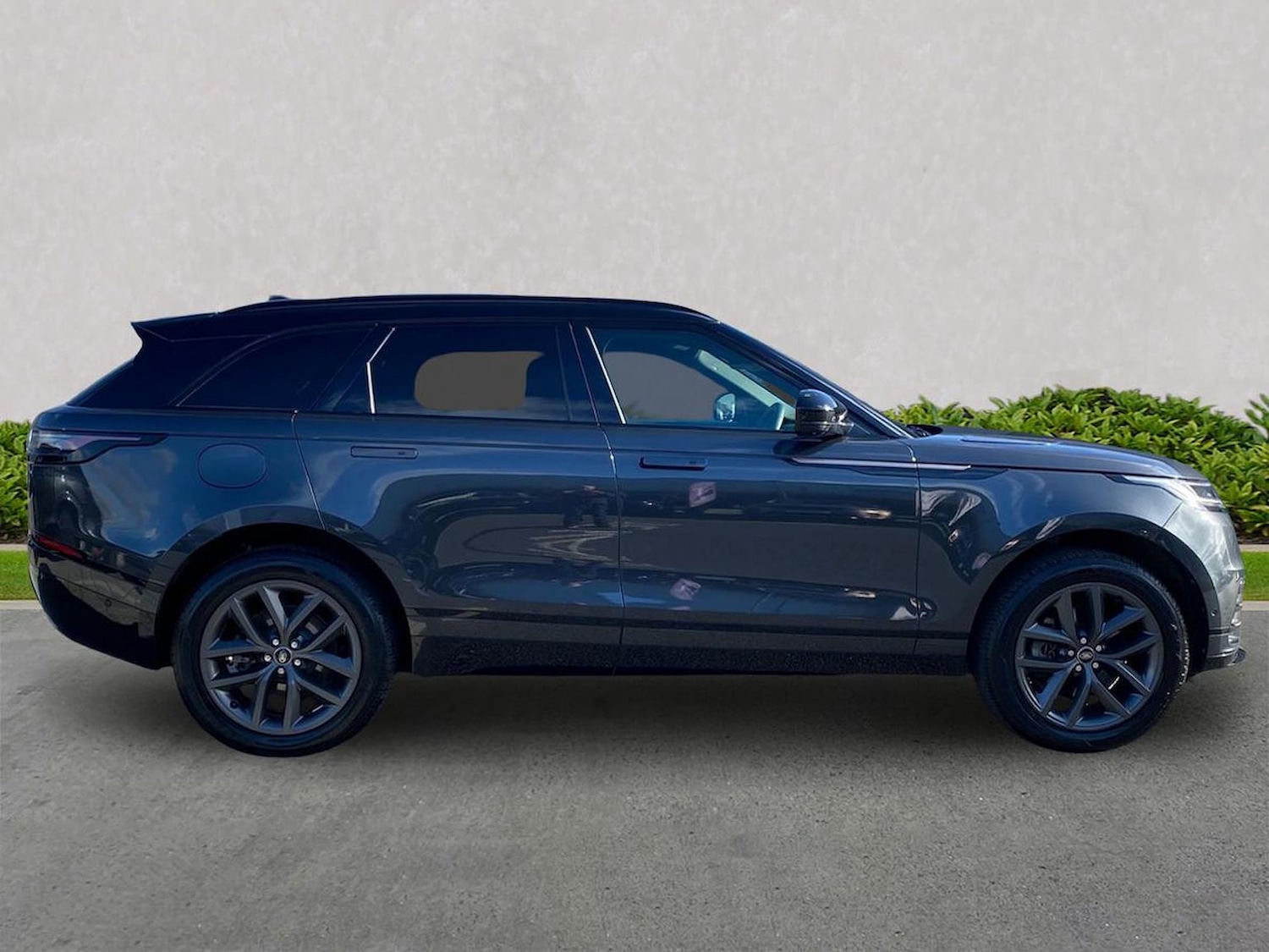 Used Land Rover Range Rover Velar 2024 for sale - 76720309: Photo 5
