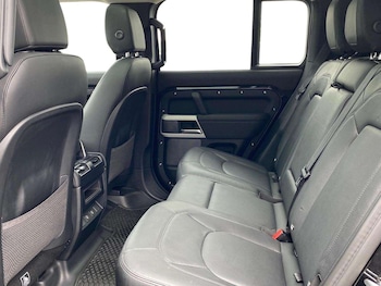 Used Land Rover Defender 2024 for sale - 78317078: Photo