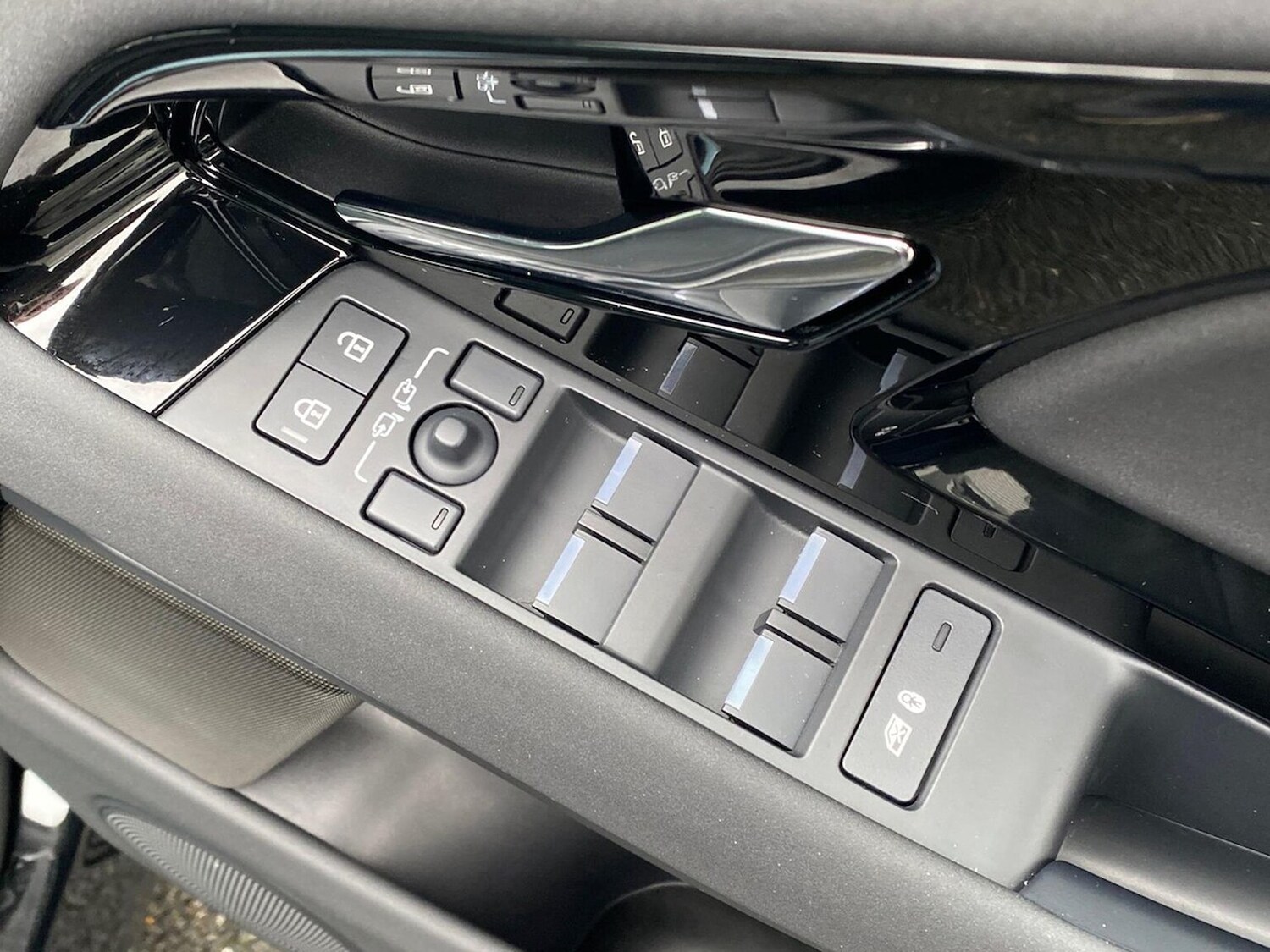 Used Land Rover Range Rover Evoque 2025 for sale - 77528893: Photo 24