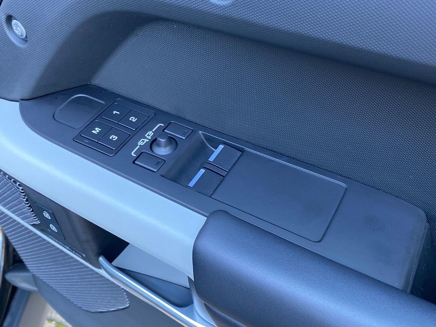 Used Land Rover Defender 2023 for sale - 76785181: Photo 23