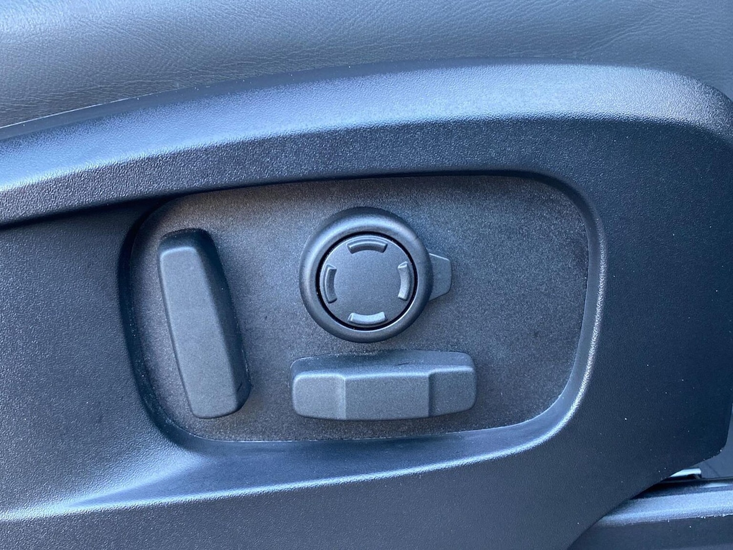 Used Land Rover Defender 2023 for sale - 76785181: Photo 27