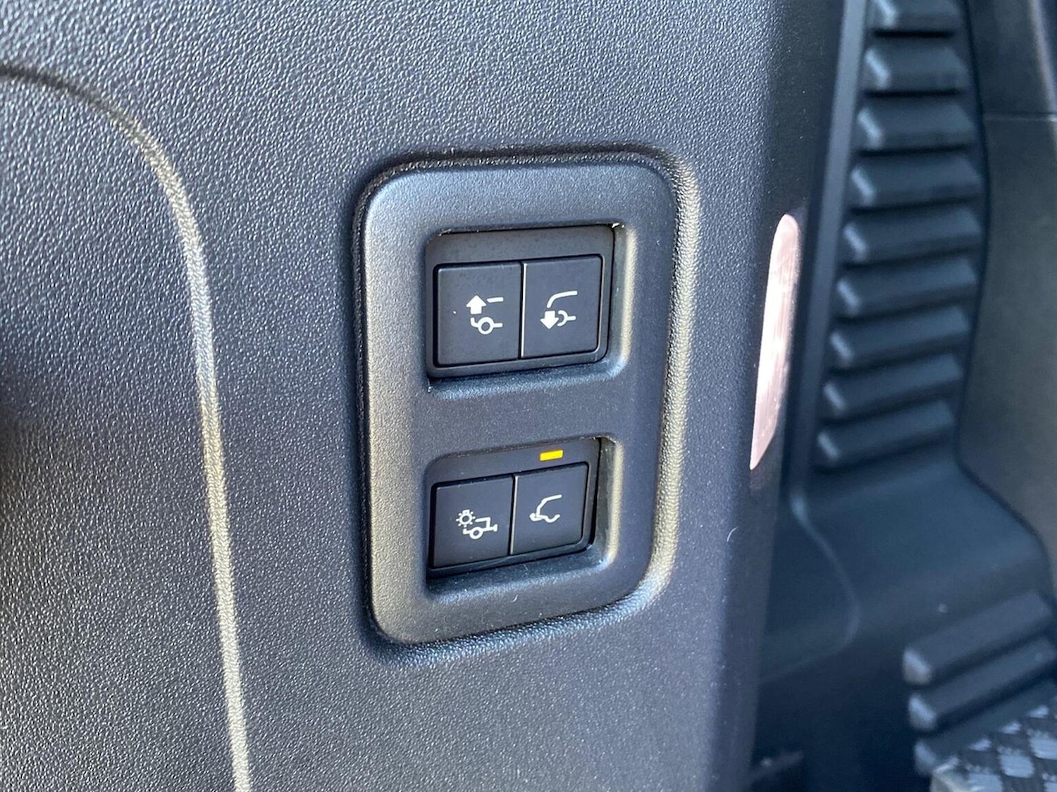 Used Land Rover Defender 2023 for sale - 76785181: Photo 34