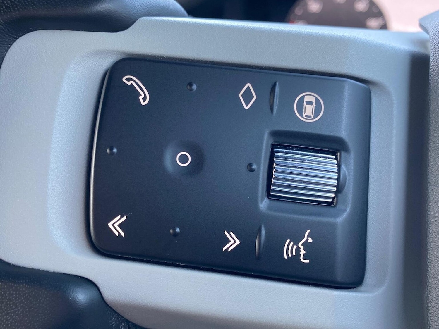 Used Land Rover Defender 2023 for sale - 76785181: Photo 39