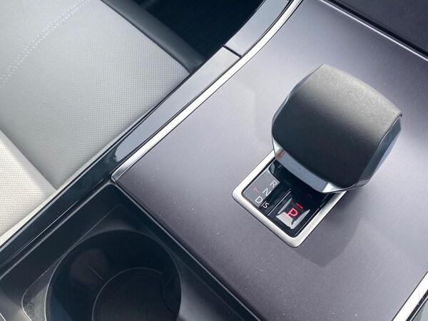 Used Land Rover Range Rover Velar 2025 for sale - 76142989: Photo 13