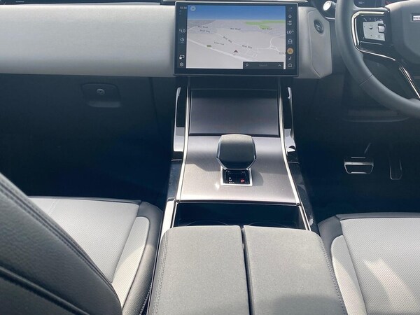 Used Land Rover Range Rover Velar 2025 for sale - 76142989: Photo 14