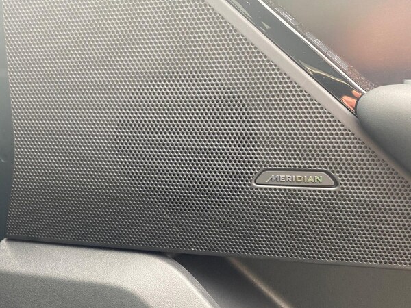 Used Land Rover Range Rover Velar 2025 for sale - 76142989: Photo 24