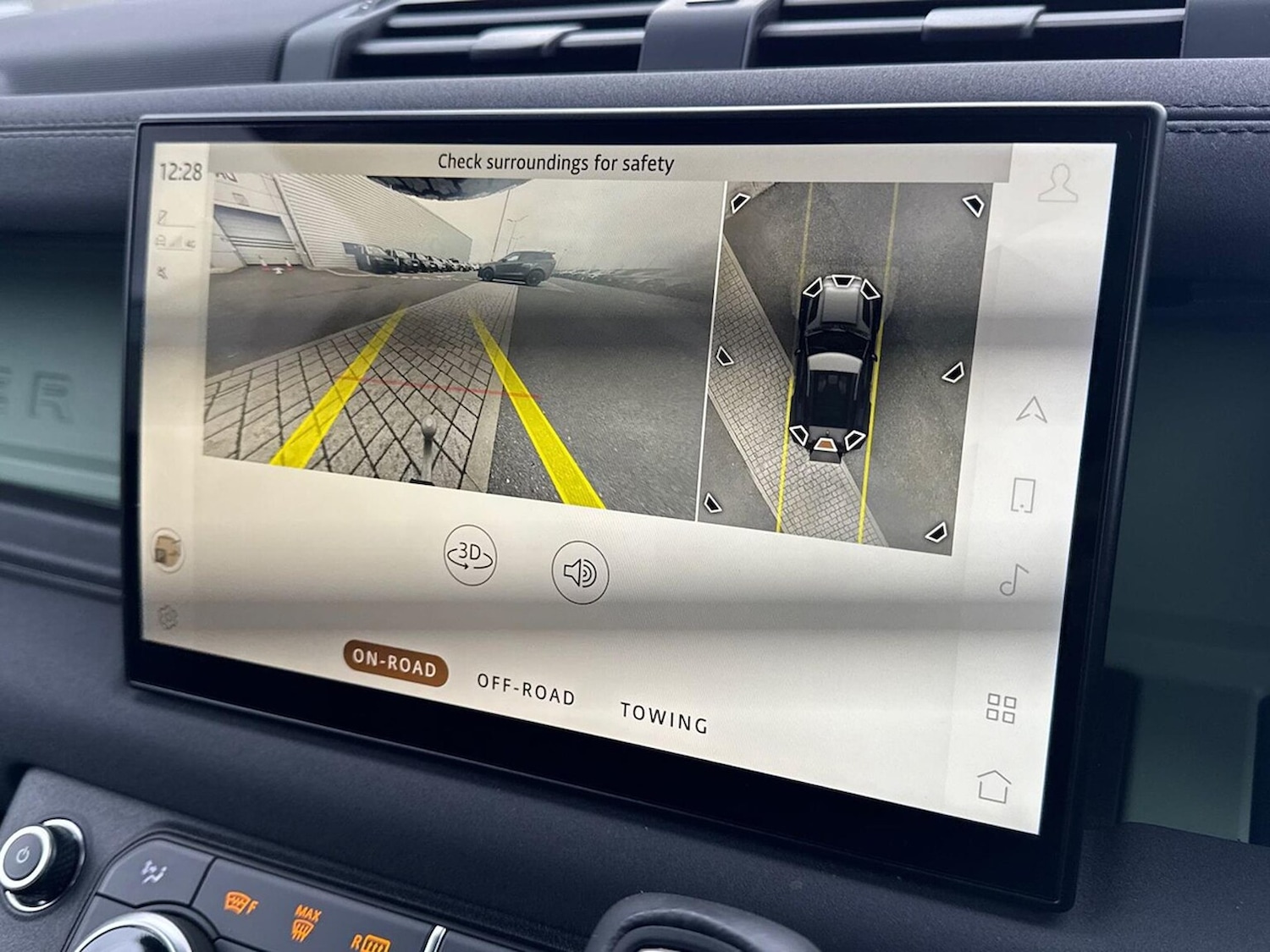 Used Land Rover Defender 2023 for sale - 77640357: Photo 12