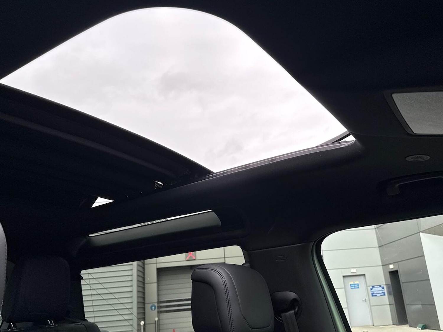 Used Land Rover Defender 2023 for sale - 77640357: Photo 21