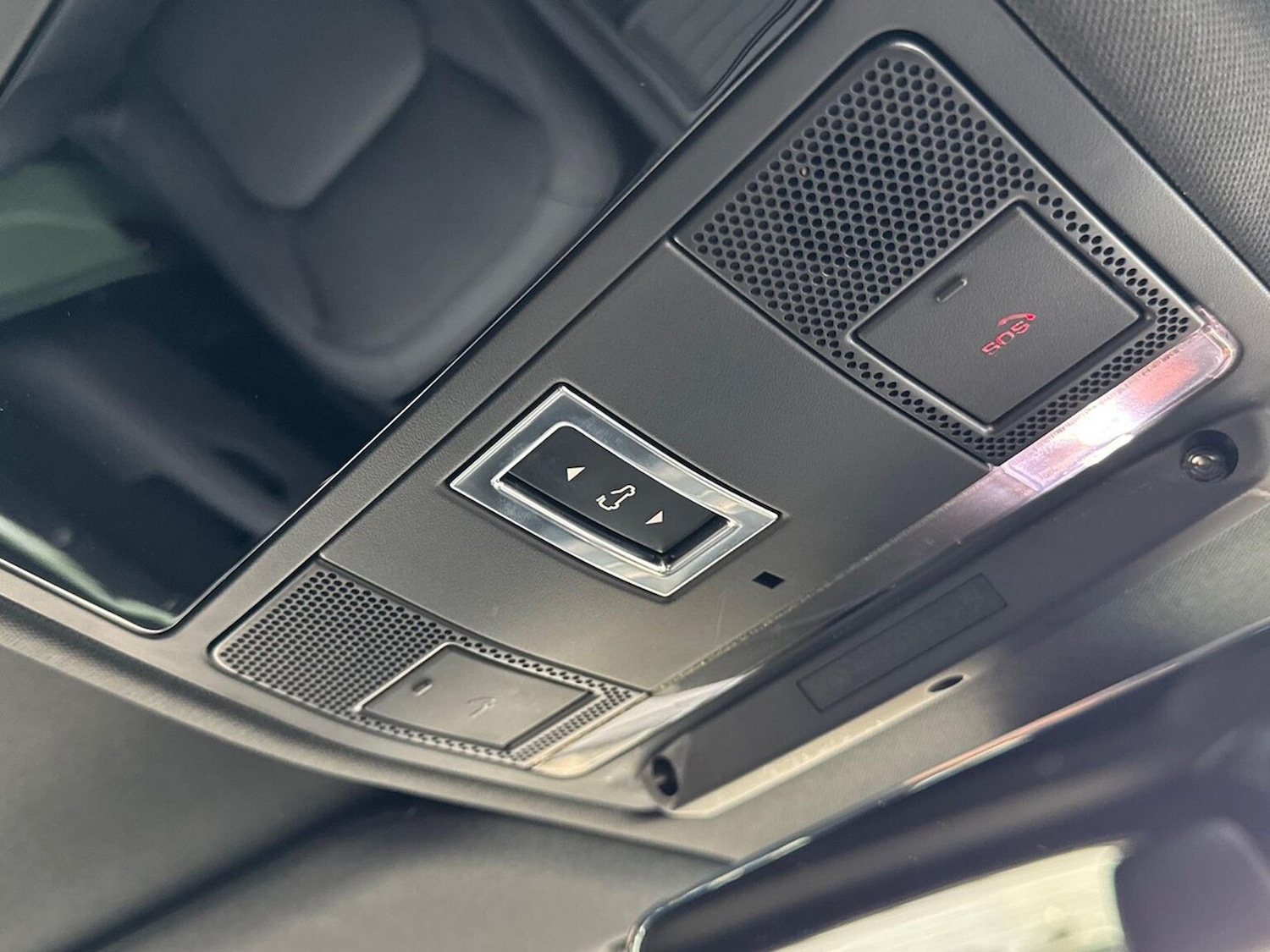 Used Land Rover Defender 2023 for sale - 77640357: Photo 23