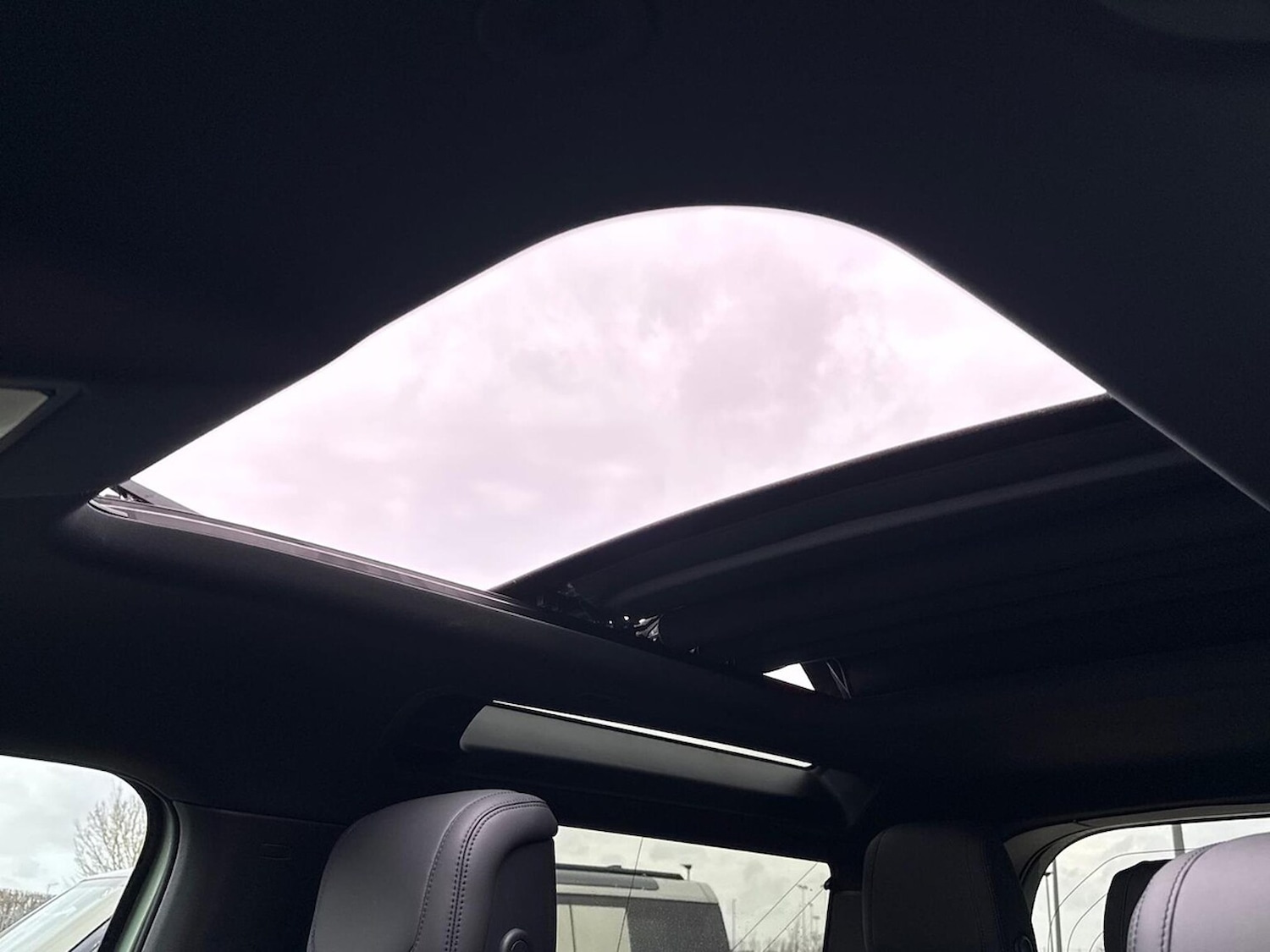 Used Land Rover Defender 2023 for sale - 77640357: Photo 47