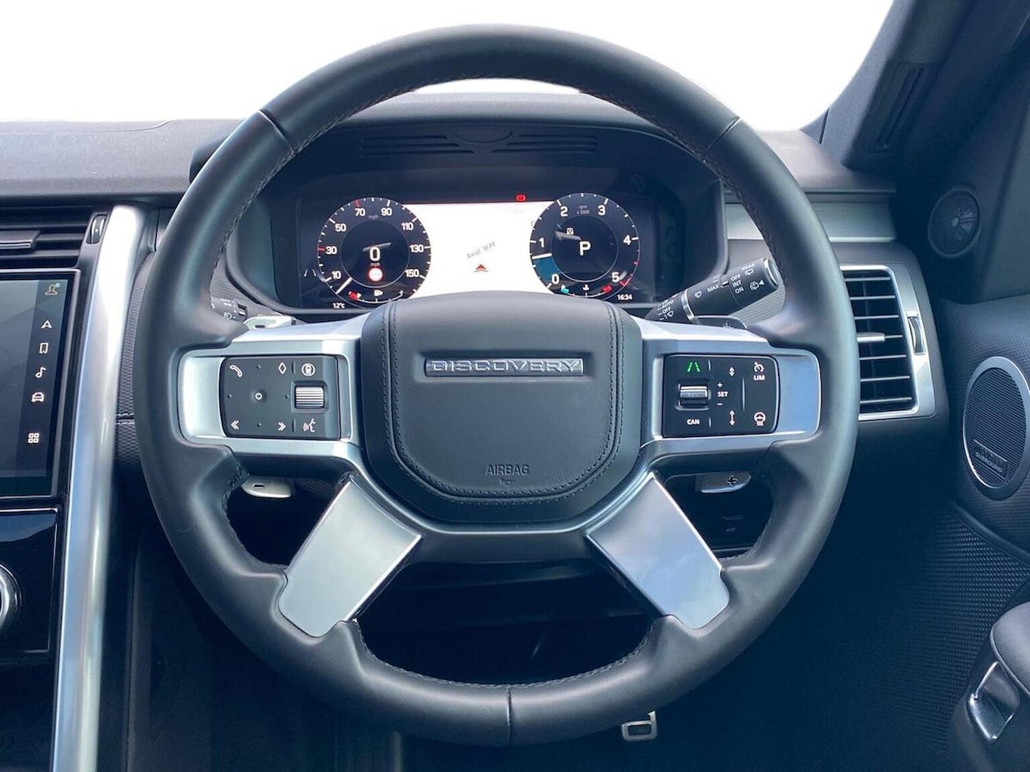 Used Land Rover Discovery 2025 for sale - 76449631: Photo 15