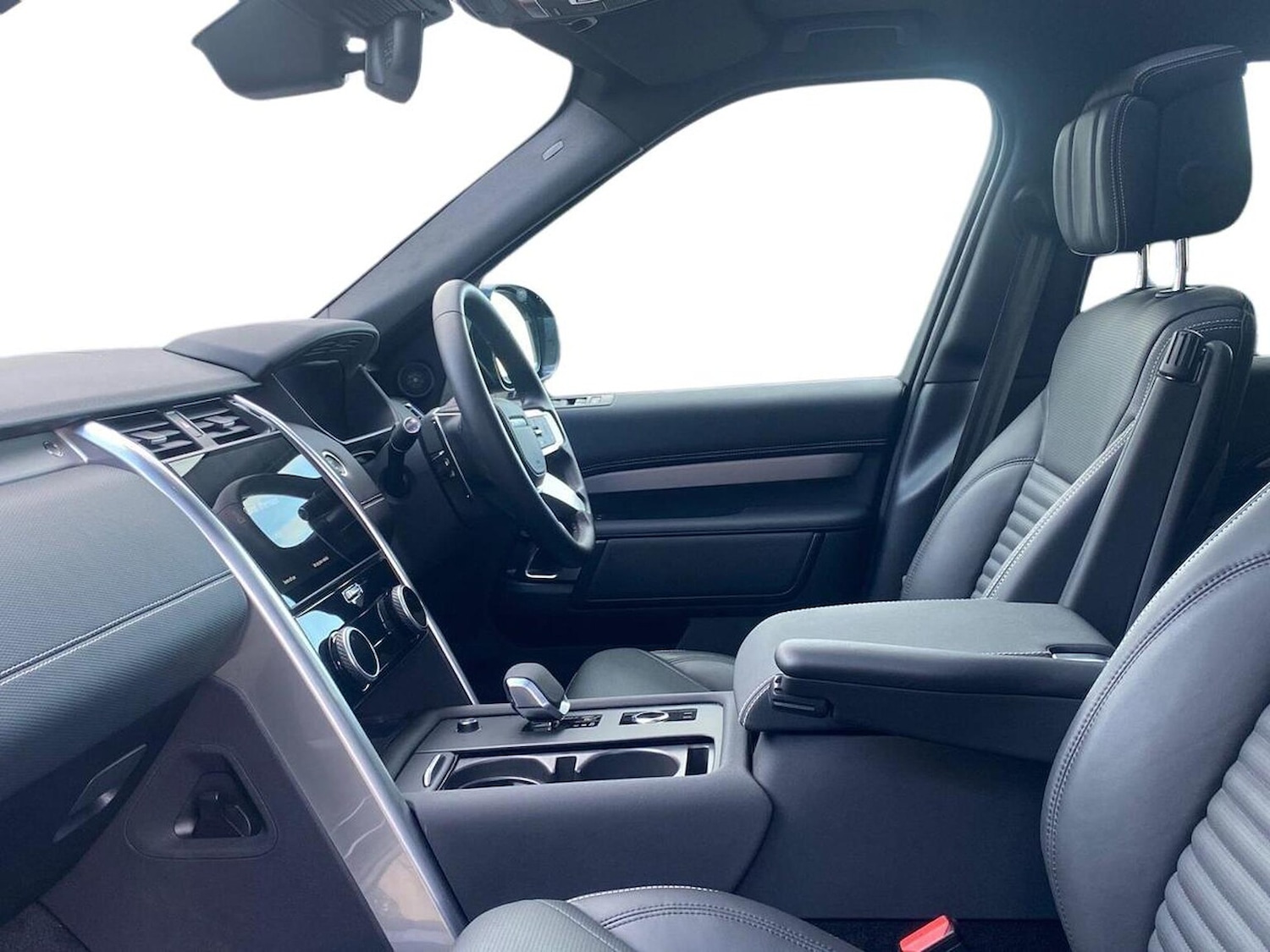 Used Land Rover Discovery 2025 for sale - 76449631: Photo 3