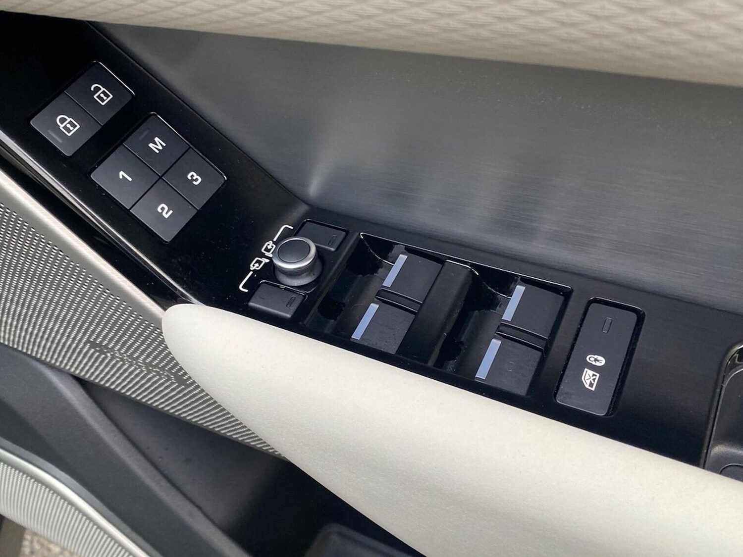 Used Land Rover Range Rover Velar 2023 for sale - 78191834: Photo 27