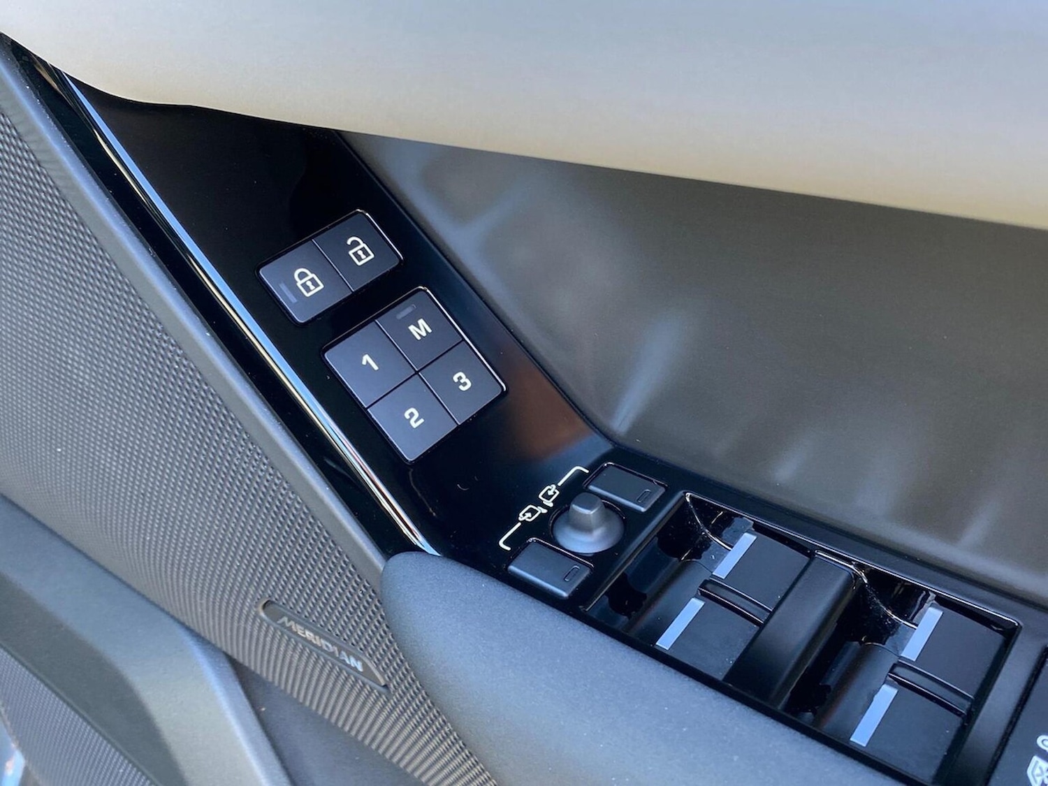 Used Land Rover Range Rover Velar 2024 for sale - 76945926: Photo 24