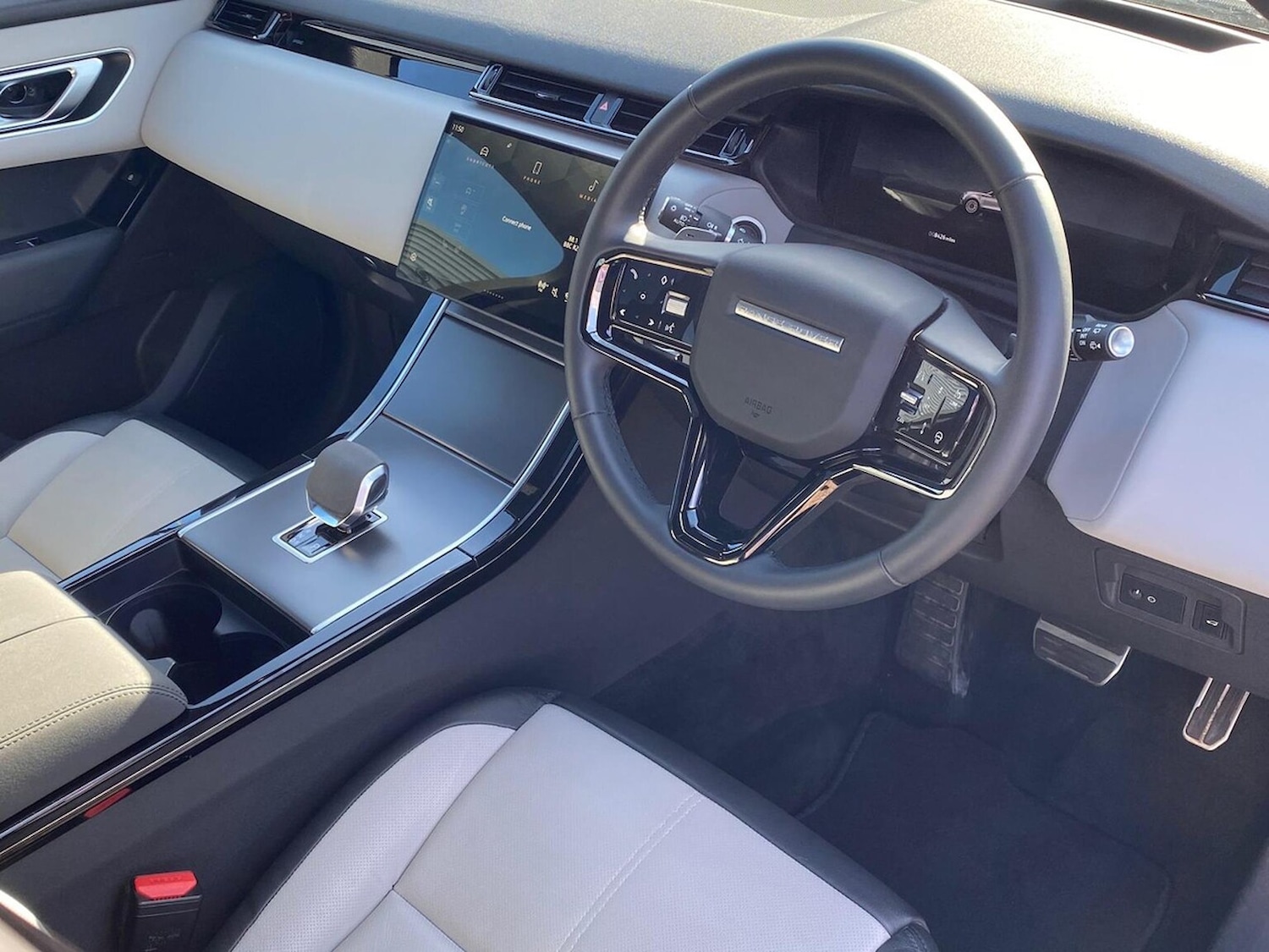 Used Land Rover Range Rover Velar 2024 for sale - 76945926: Photo 28