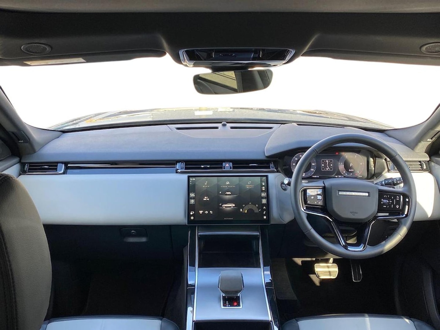 Used Land Rover Range Rover Velar 2024 for sale - 76945926: Photo 9