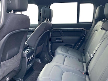 Used Land Rover Defender 2024 for sale - 78317144: Photo