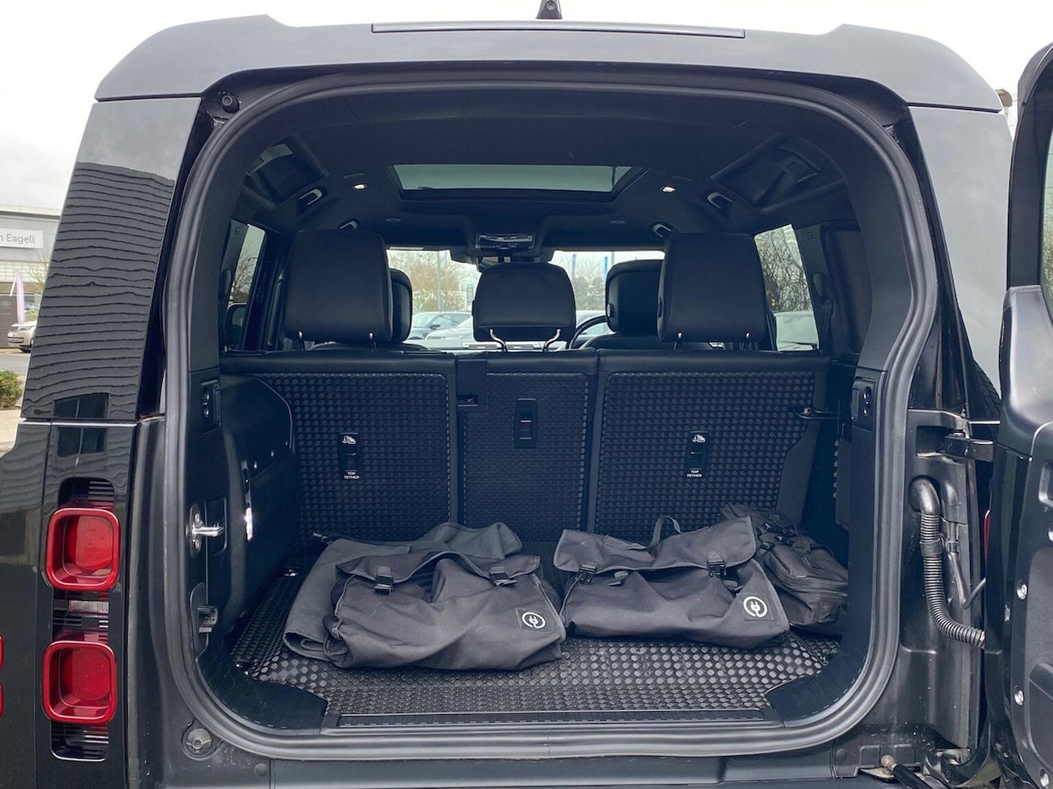 Used Land Rover Defender 2024 for sale - 76969955: Photo 10