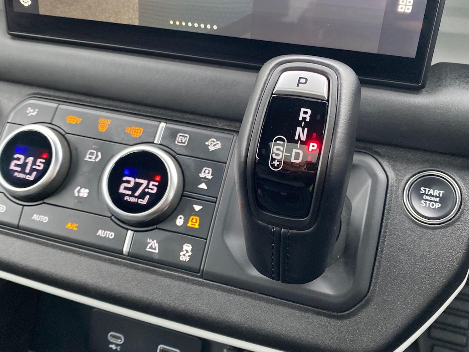 Used Land Rover Defender 2024 for sale - 76969955: Photo 13