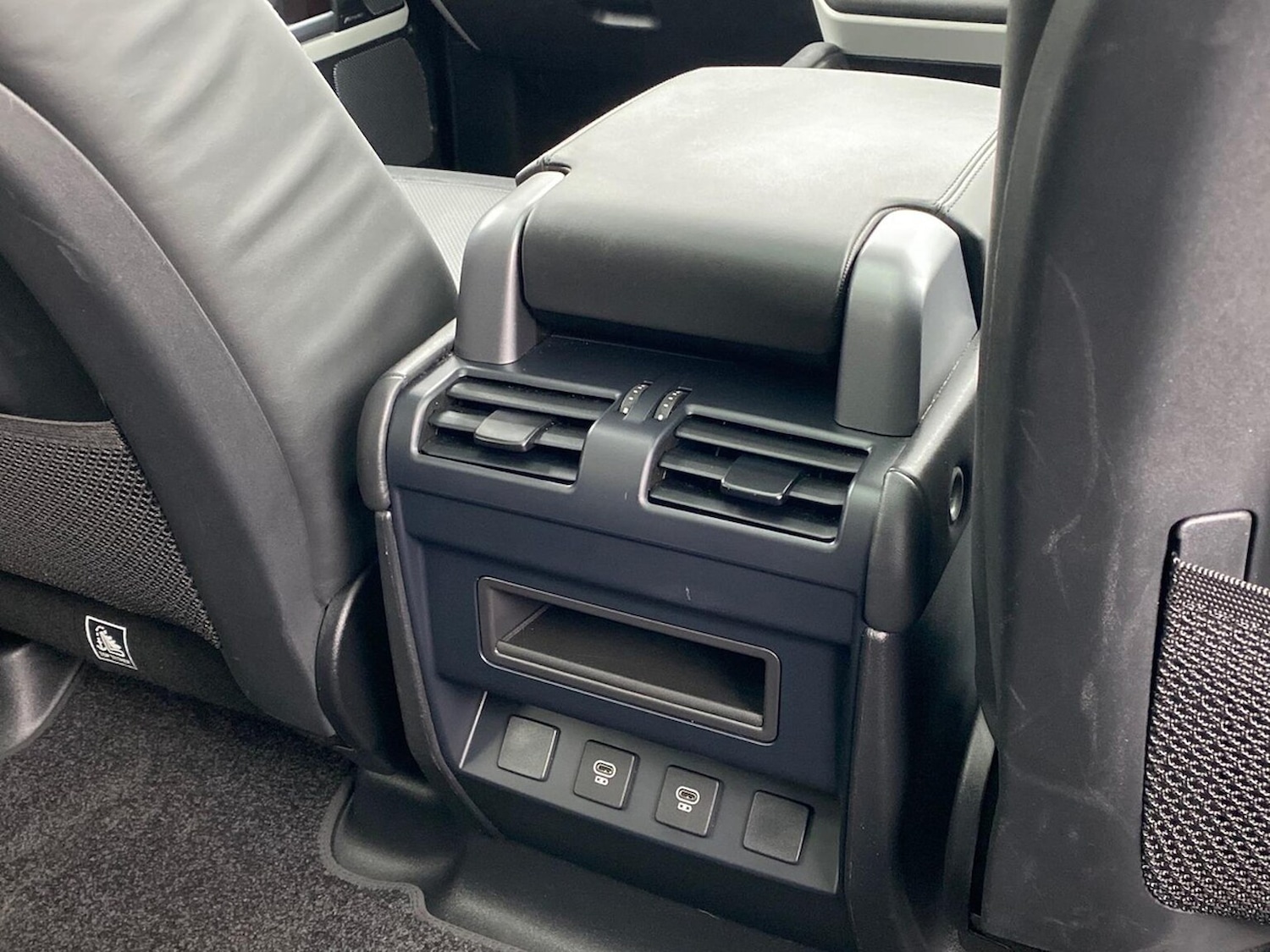 Used Land Rover Defender 2024 for sale - 76969955: Photo 18