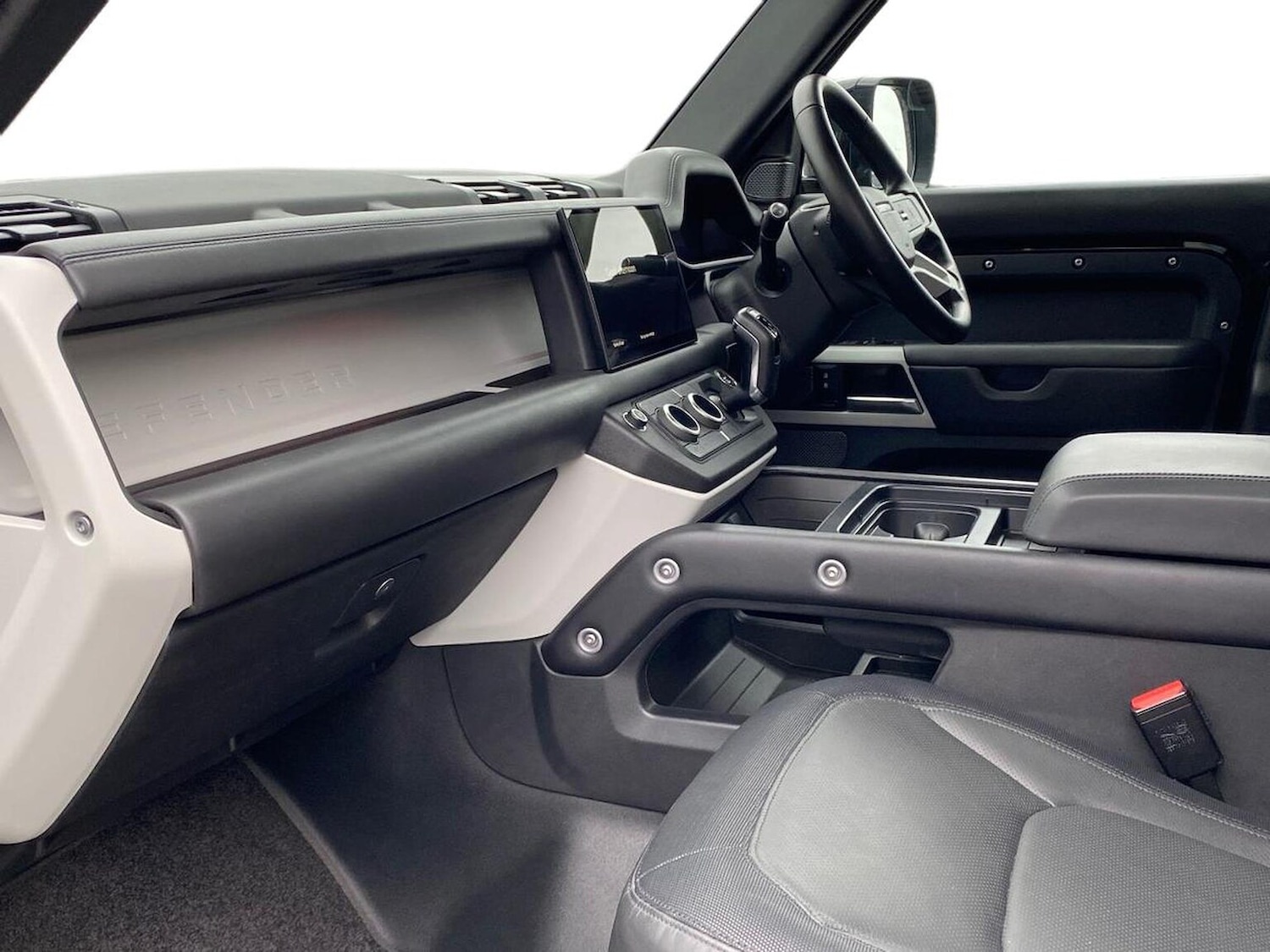 Used Land Rover Defender 2024 for sale - 76969955: Photo 3