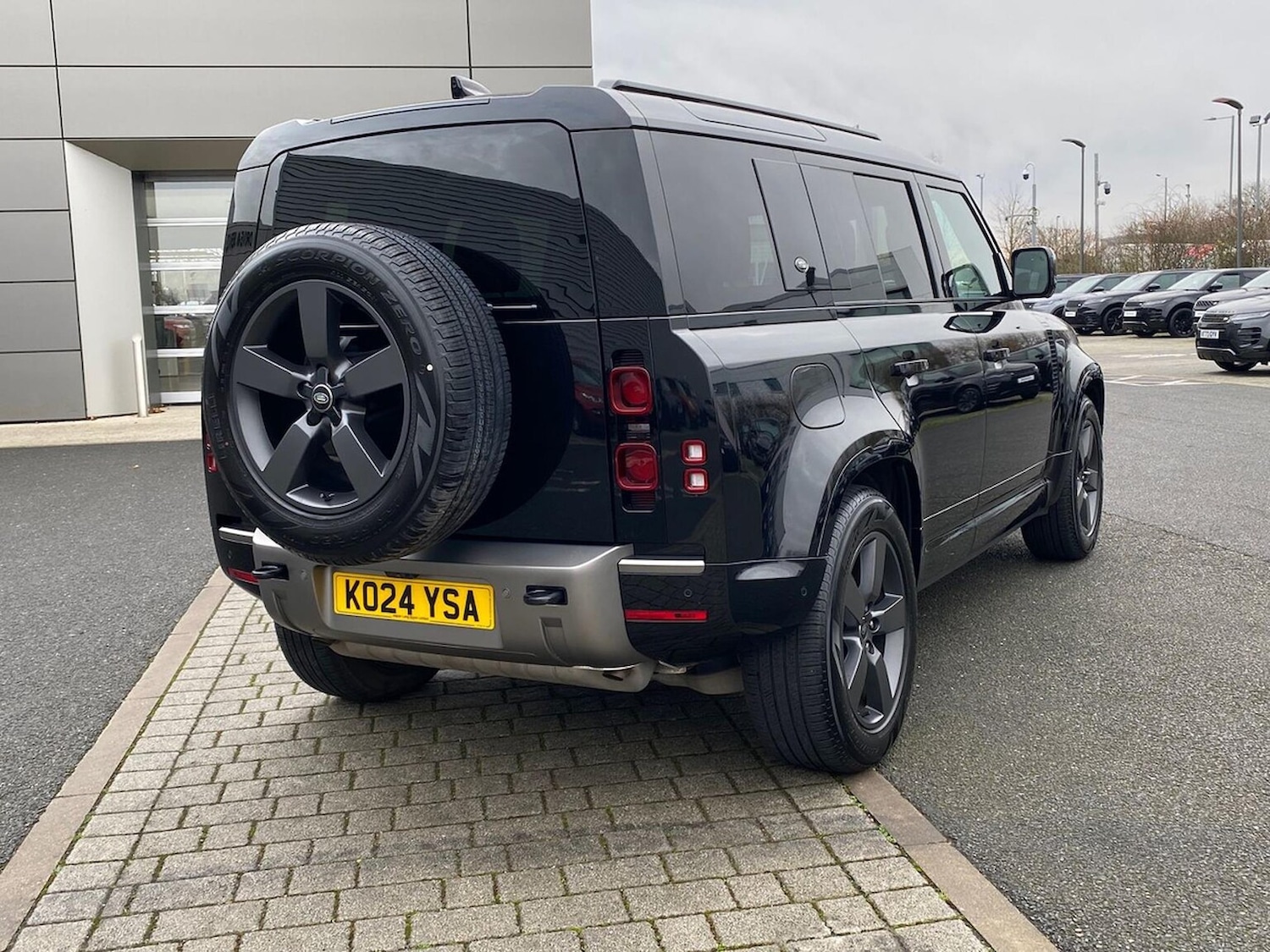 Used Land Rover Defender 2024 for sale - 76969955: Photo 33