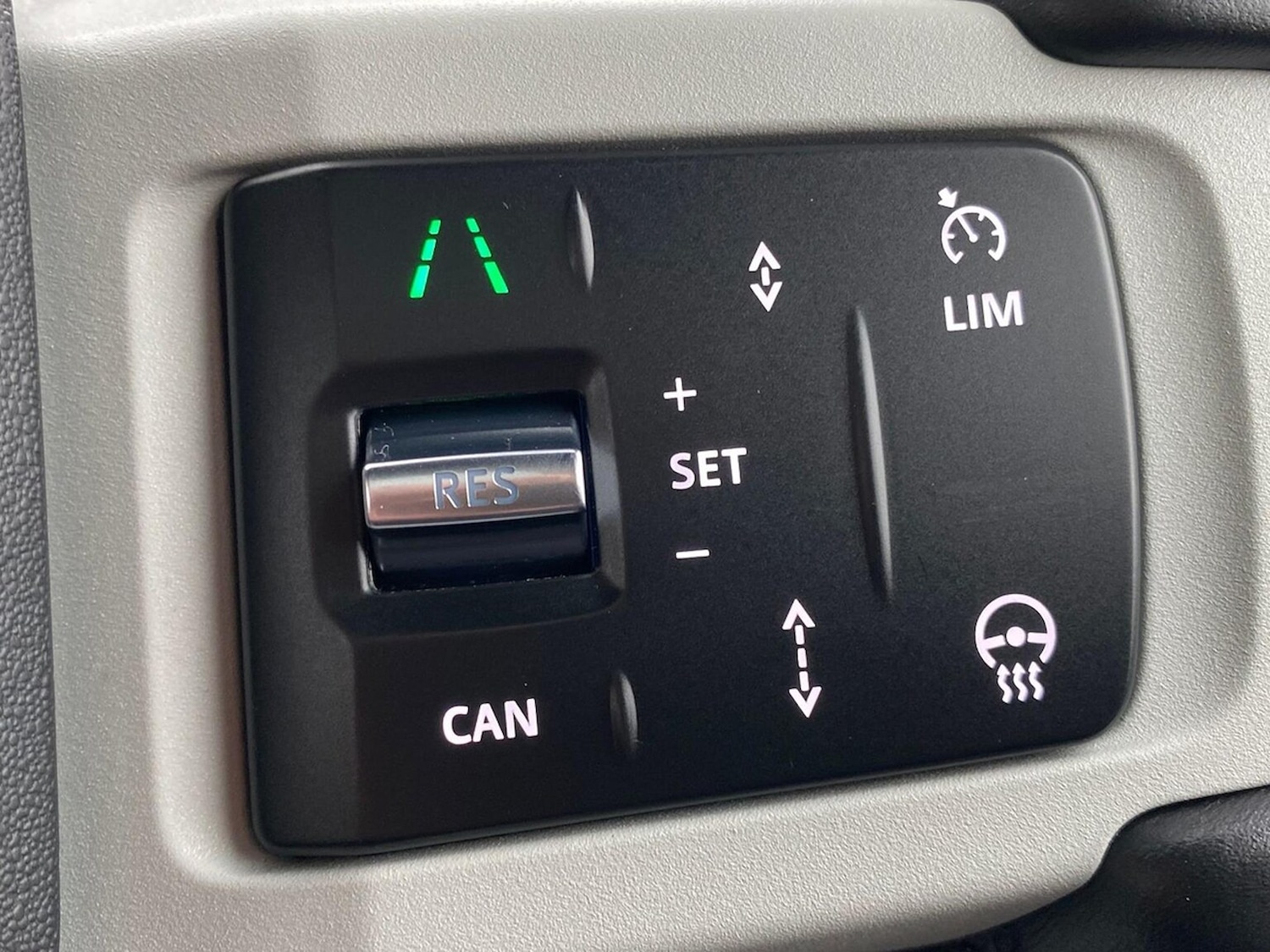 Used Land Rover Defender 2024 for sale - 76969955: Photo 38