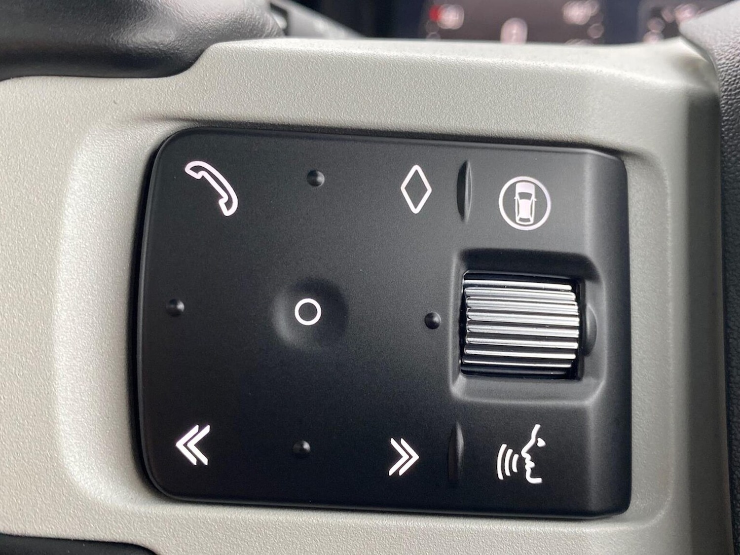 Used Land Rover Defender 2024 for sale - 76969955: Photo 39